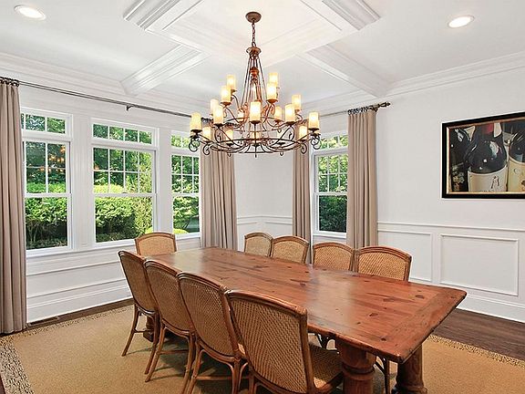 5th image of 4 W Hills Ct