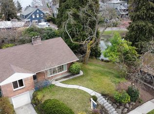 102 Madrona Pl E, Seattle, WA 98112