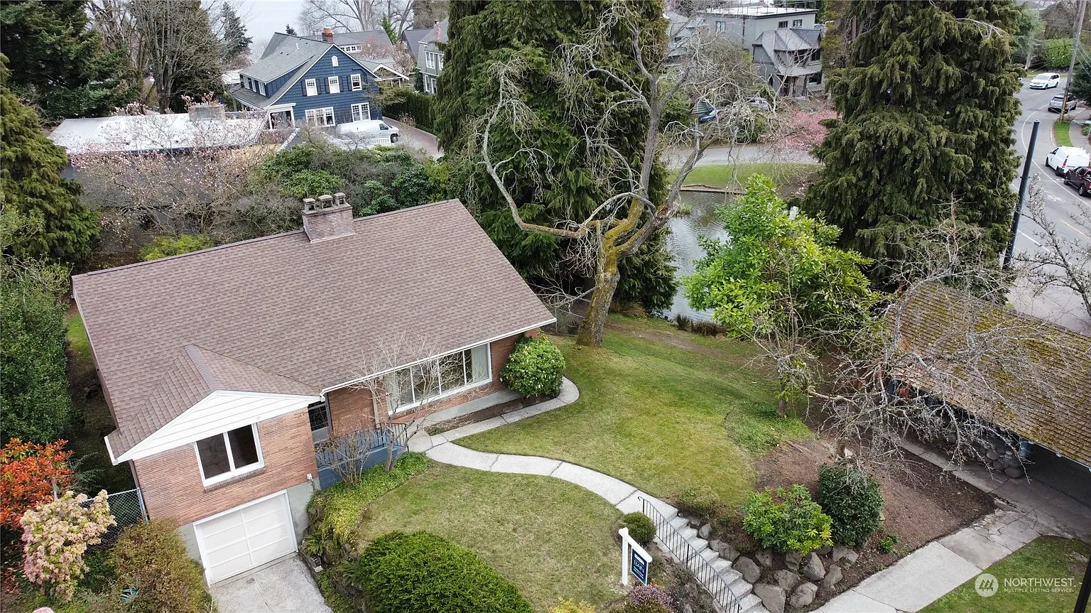 102 Madrona Place E photo 1