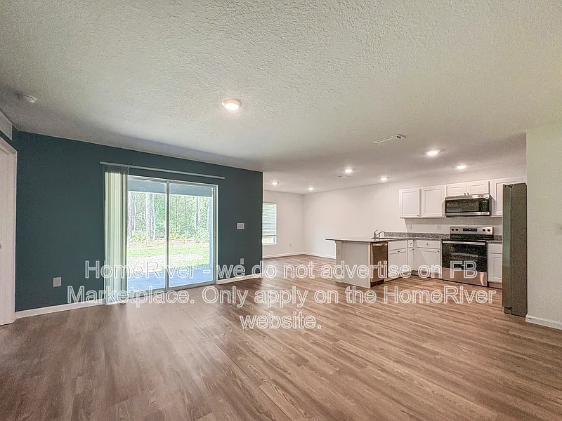 3 bed, 2.0 bath, 1477 sqft, $1,825 — Photo 2