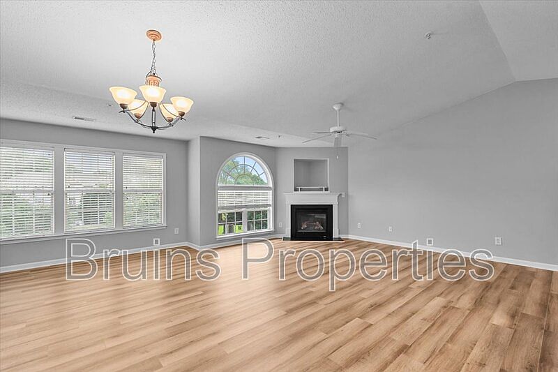 1st image of 6113 Hedgecock Cir APT 3D