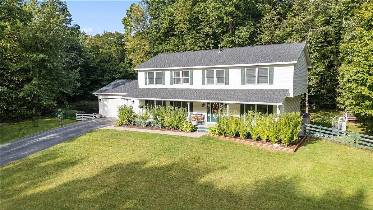 830 Peaceful Ct photo 1