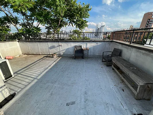 Rented by Delmark Realty LLC | media 62