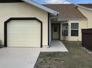 1722 SE Balmoral Ct, Port Saint Lucie, FL 34952