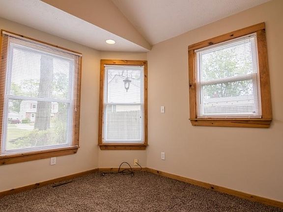 5th image of 972 E 332nd St