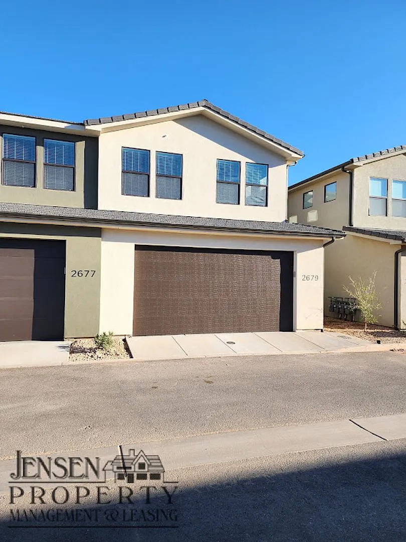 Newer Town Home in St. George- Lazy River & Community Pool — Photo 1