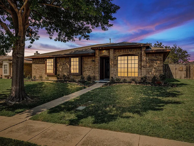 1725 Canterbury Ln — Photo 39