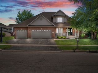 2436 Luther Lowell Ln, Sycamore, IL 60178