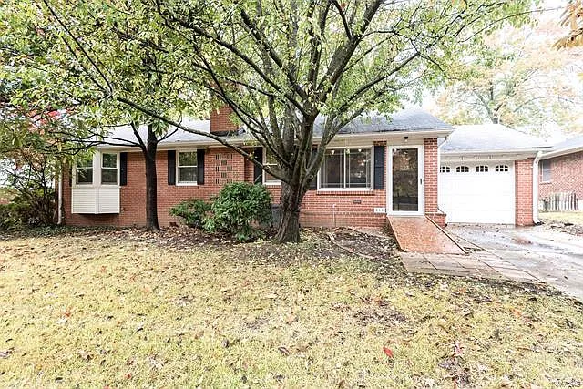 215 N Rock Hill Rd photo 1