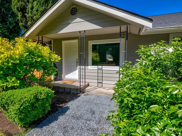 12525 1st Avenue NE, Seattle, WA 98125