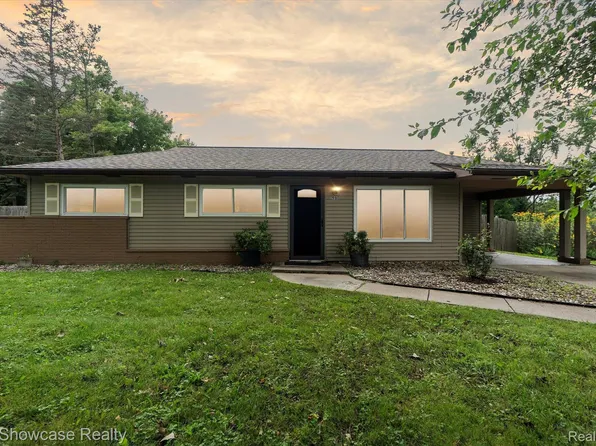 1980 Henbert Rd, West Bloomfield, MI 48324