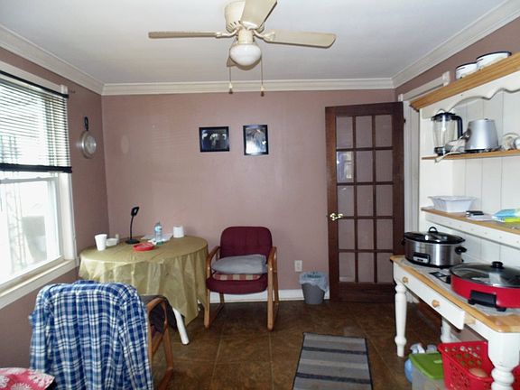 5th image of 460 Longview Dr