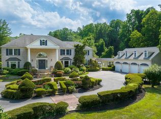 23 Fort Salonga Rd, Centerport, NY 11721