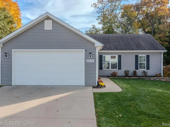 8415 Cascade St, Commerce Township, MI 48382