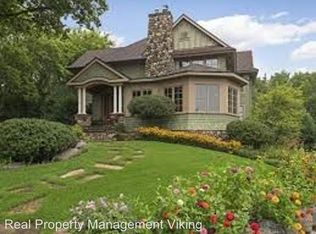 3100 Dartmouth Dr, Excelsior, MN 55331