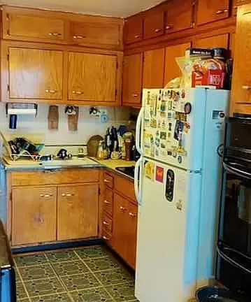 4th image of 1319 E 89th St