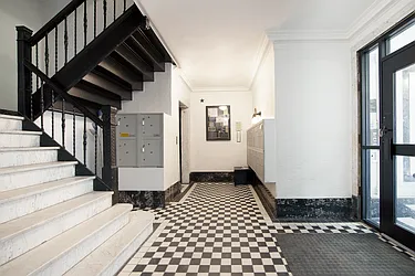 Rented by R New York