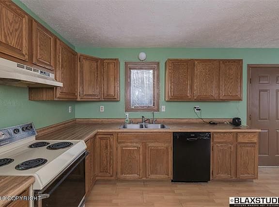 3rd image of 3409 Nevin Ave