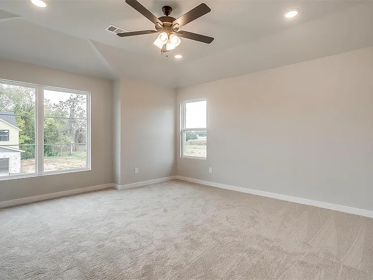 4525 Hogans Alley Dr — Photo 34
