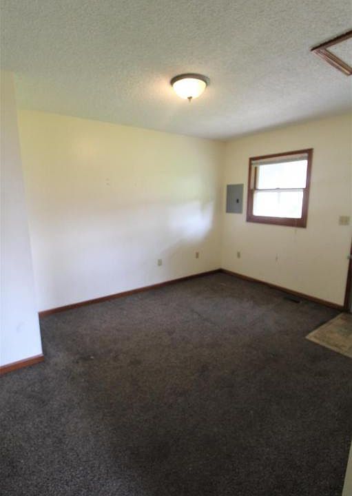 2nd image of 915 Helm St