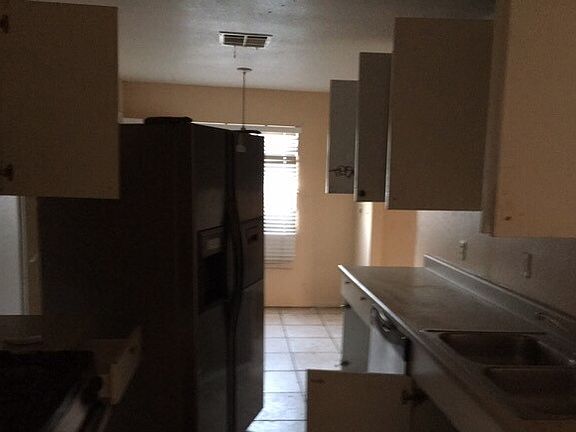 4th image of 4650 Monterrey Ave