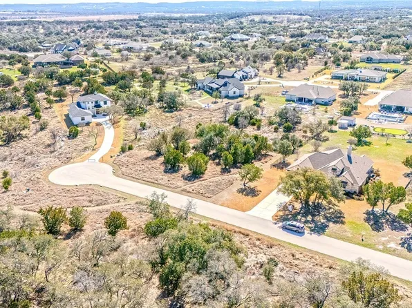 105 Rocky Summit Ct, Spicewood, TX 78669