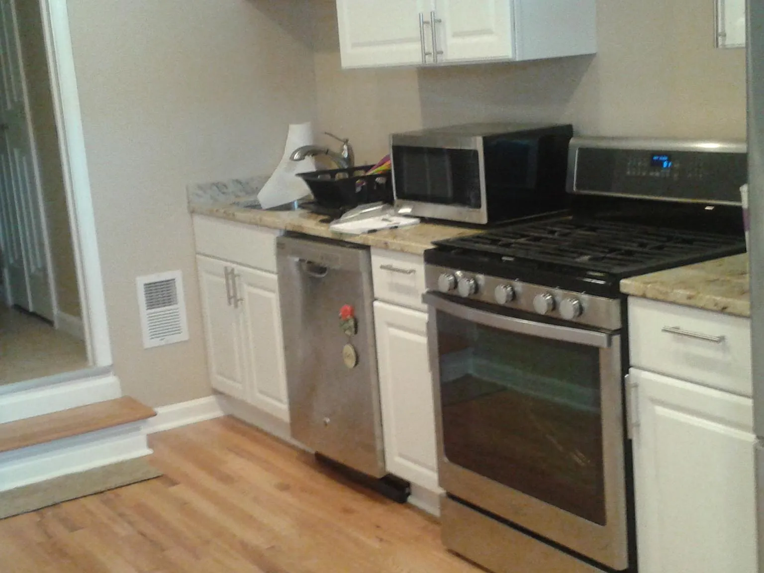 904 McArdle Broadway — Photo 2
