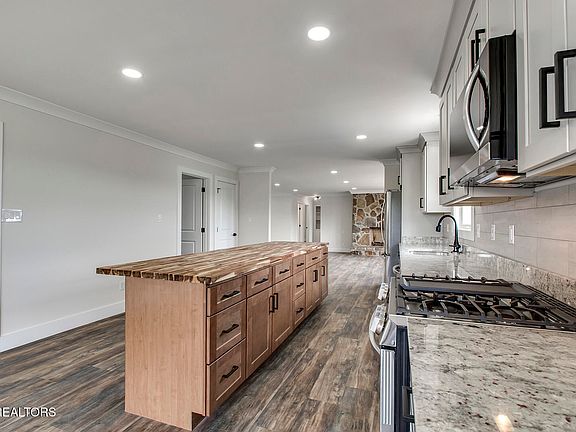 15th image of 153 County Road 554