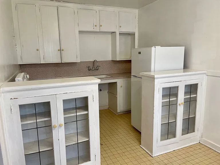 4235 Brooklyn Ave NE #202 — Photo 6