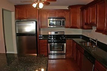 5th image of 70 Beechmont Ct Unit A