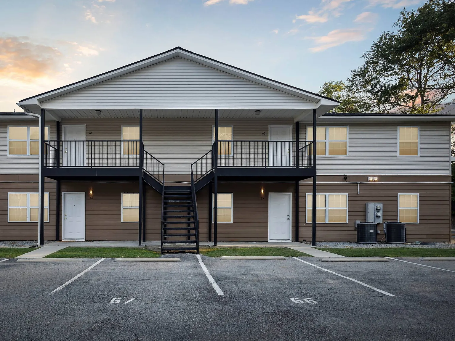 Seasons Apartments — Photo 2
