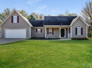 1151 Larkspur Dr, Locust Grove, GA 30248