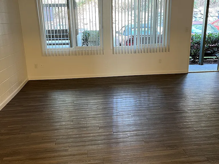 The Crossing Apartments — Photo 40