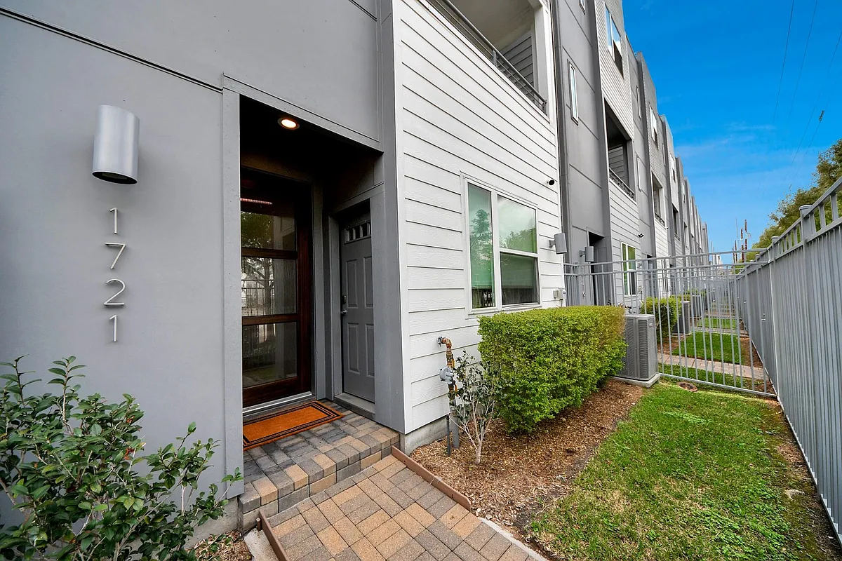 Building Photo - 1721 Eado Point Ln