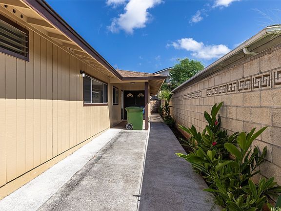 2nd image of 94-490 Palai St