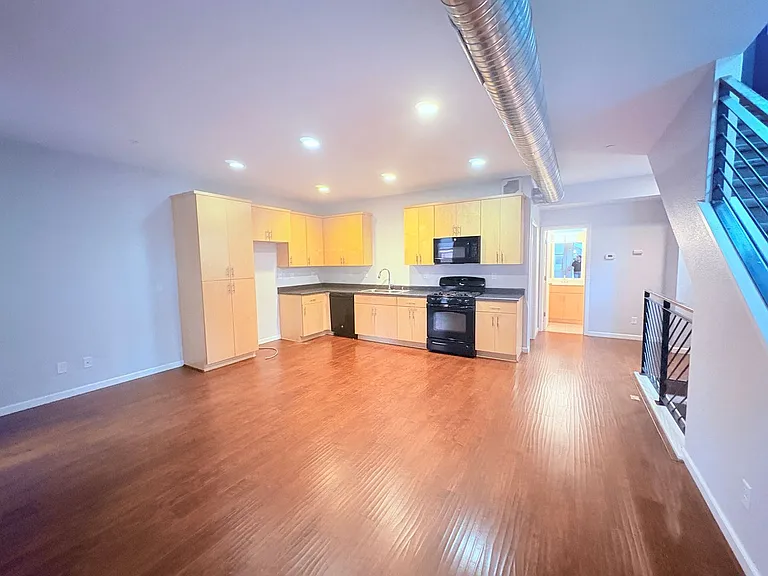 785 Carbon Ct — Photo 9