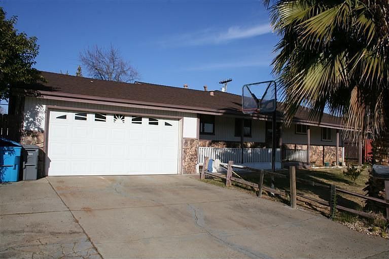 1st image of 1583 Hickory Ln
