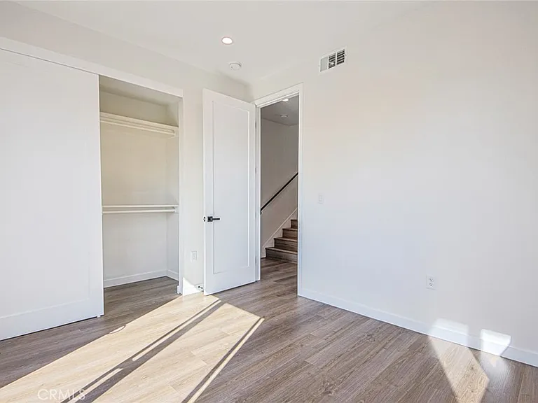 10719 Addison St — Photo 11