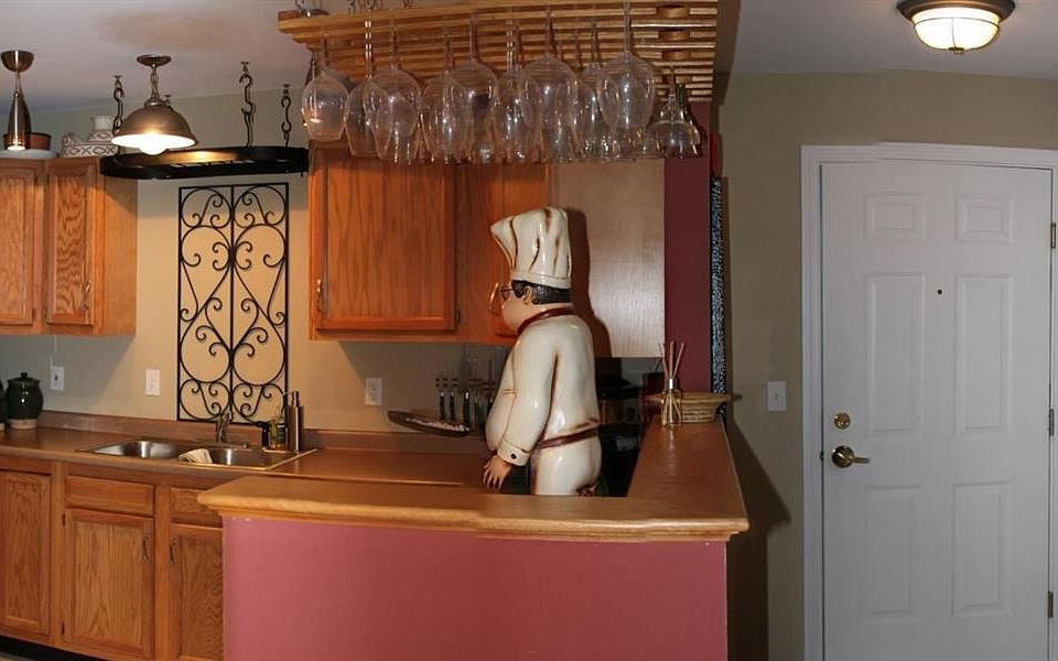 2nd image of 305 Lime Kiln Rd APT 320