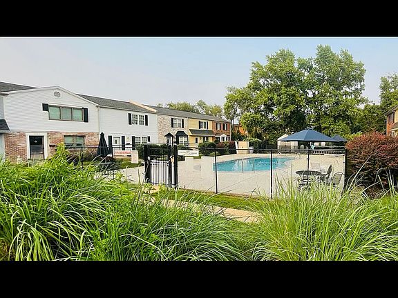 2nd image of 2529 Grayford Walk #2529