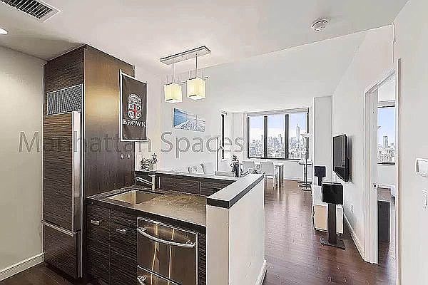 1st image of 101 W 24th St #C30