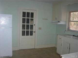 3rd image of 121 White Oak Dr