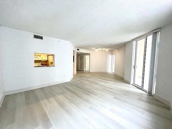 5th image of 701 Brickell Key Blvd APT 2407