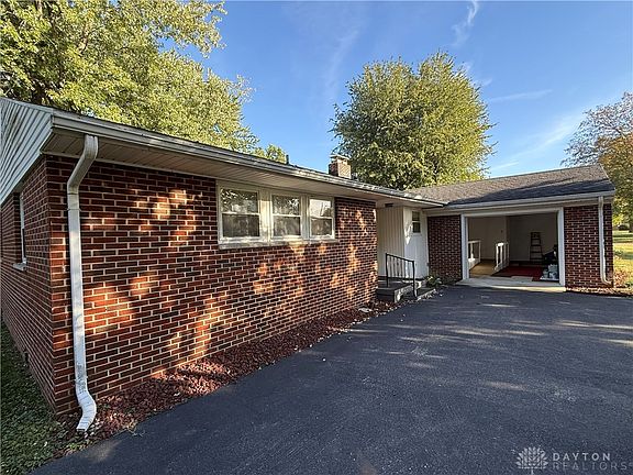 4th image of 215 Levering Dr