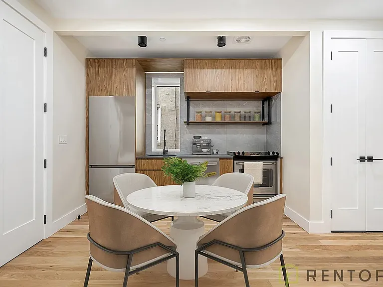 228 Berry St #704D — Photo 1