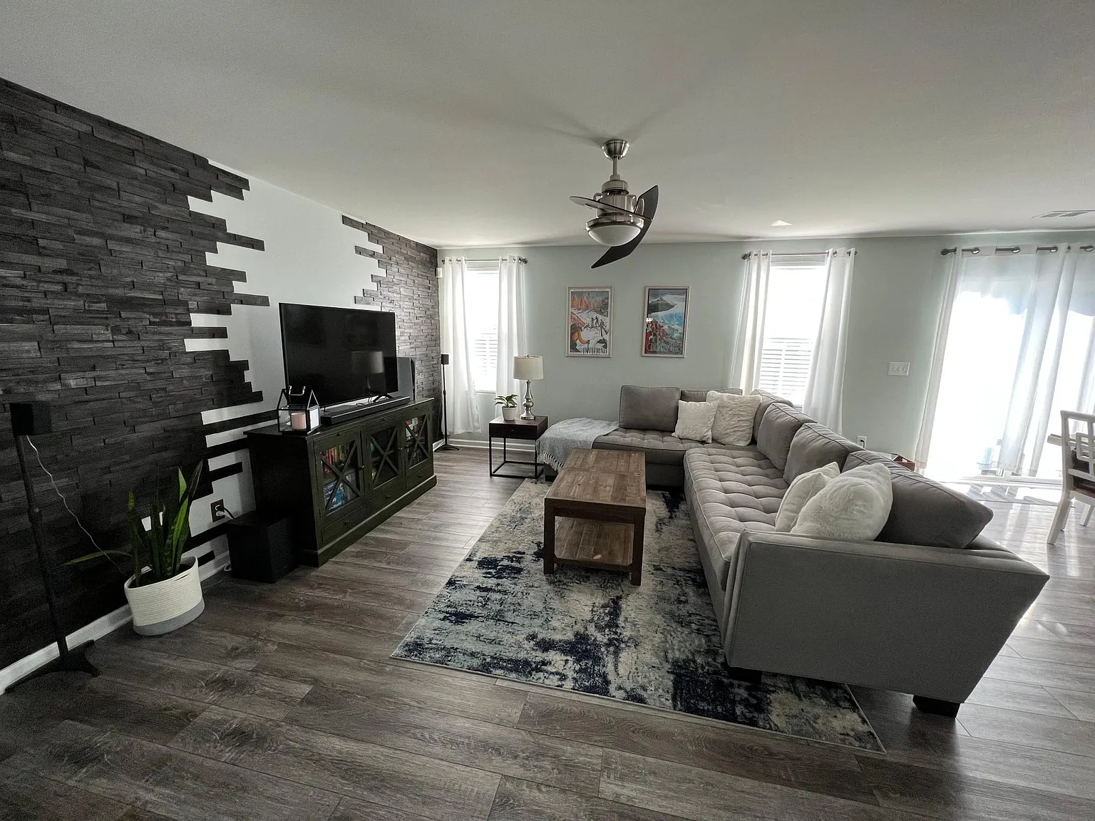 3 bed, 1292 sqft, $2,350 — Photo 4