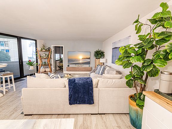 4th image of 2800 N Ocean Drive #B-2d