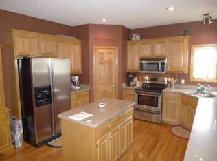 12495 Jasper Ln, Eden Prairie, MN 55347