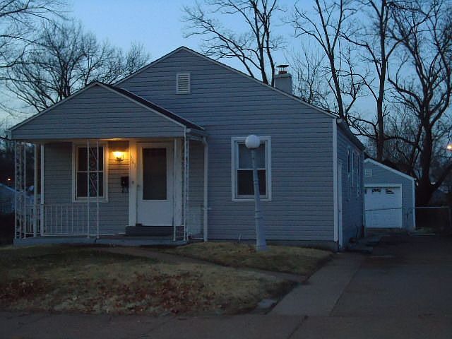 1st image of 861 Nassau Dr