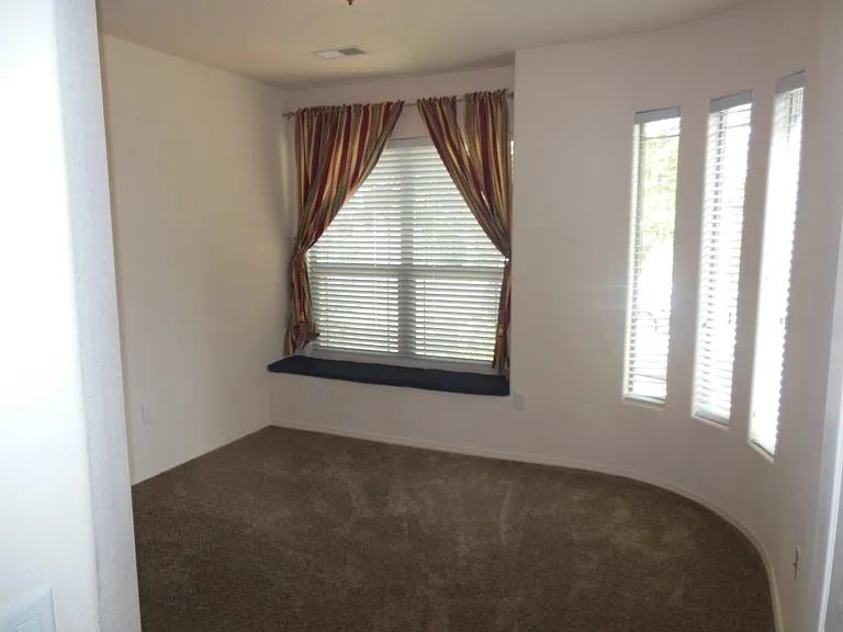 1640 Arbolera Loop SE — Photo 9